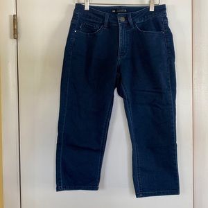 Women Junior Capri Jean pants with easy fit with stretch waist